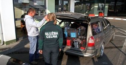 Hrywna leci na głowę mimo interwencji banku Ukrainy. Polskie sklepy przy granicy stracą klientów