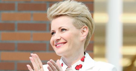 Małgorzata Kożuchowska dostała auto za ćwierć miliona! "Wybrała jaguara XF w eleganckiej czerni"