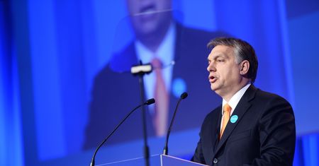 Węgierskie podatki w Polsce oznaczają tylko kłopoty. Miliardy wyparują z firm, w sklepach będzie drożej