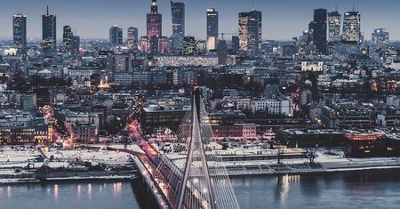 Poznajesz to miasto? Rafał Ganowski opowiedział nam o projekcie "Warsaw By Drone"