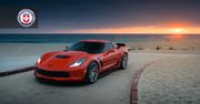 Corvette C7 Z06 Daytona Orange na felgach HRE