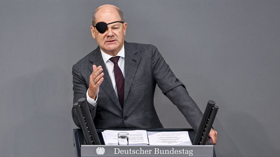 German Chancellor Olaf Scholz delivers a speech during the general budget debate at the German parliament 'Bundestag' in Berlin, Germany, 06 September 2023. It's the second day of a four-day first reading of the draft budget law 2024. All departments except the ministry of defense are to make savings. EPA/FILIP SINGER Dostawca: PAP/EPA.