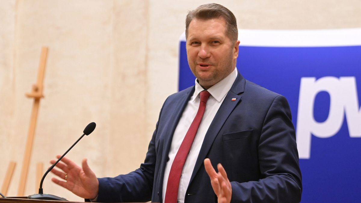 Na zdjęciu Przemysław Czarnek na konferencji prasowej