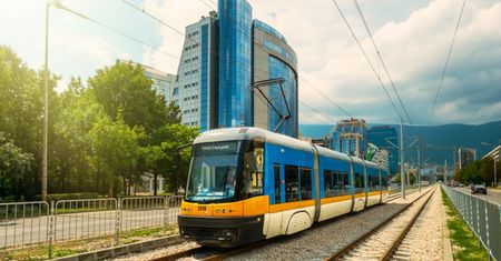 25 tramwajów na 22 lipca. W Pesie świętują przetarg na tramwaje dla Sofii