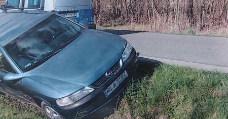 Kierowca wjechał do rowu i poszedł spać. Miał aż 7 promili