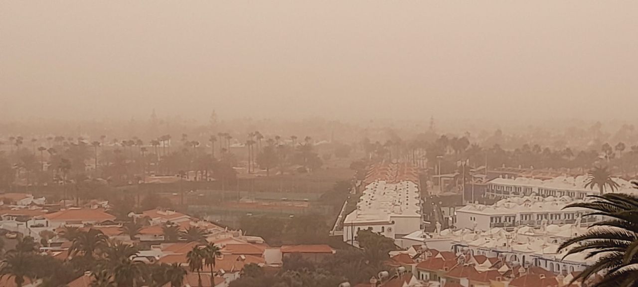 Chmura z pyłem ma aż 1300 km. Na miejscu wielu Polaków