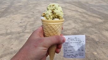 Kupił trzy gałki lodów w Warszawie. Pokazał nam paragon