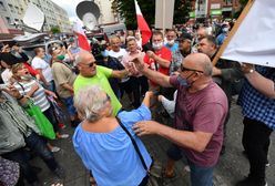 Wybory 2020. Incydent na wiecu Andrzeja Dudy, interweniowała policja. "Wolna Polska, nie PiS-owska"