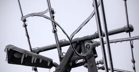 Awarie sieci energetycznych w świętokrzyskiem. 2,1 tys. odbiorców bez prądu