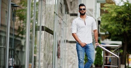 Męski styl na każdą okazję. T-shirty, koszulki polo i jeansy, które musisz mieć!