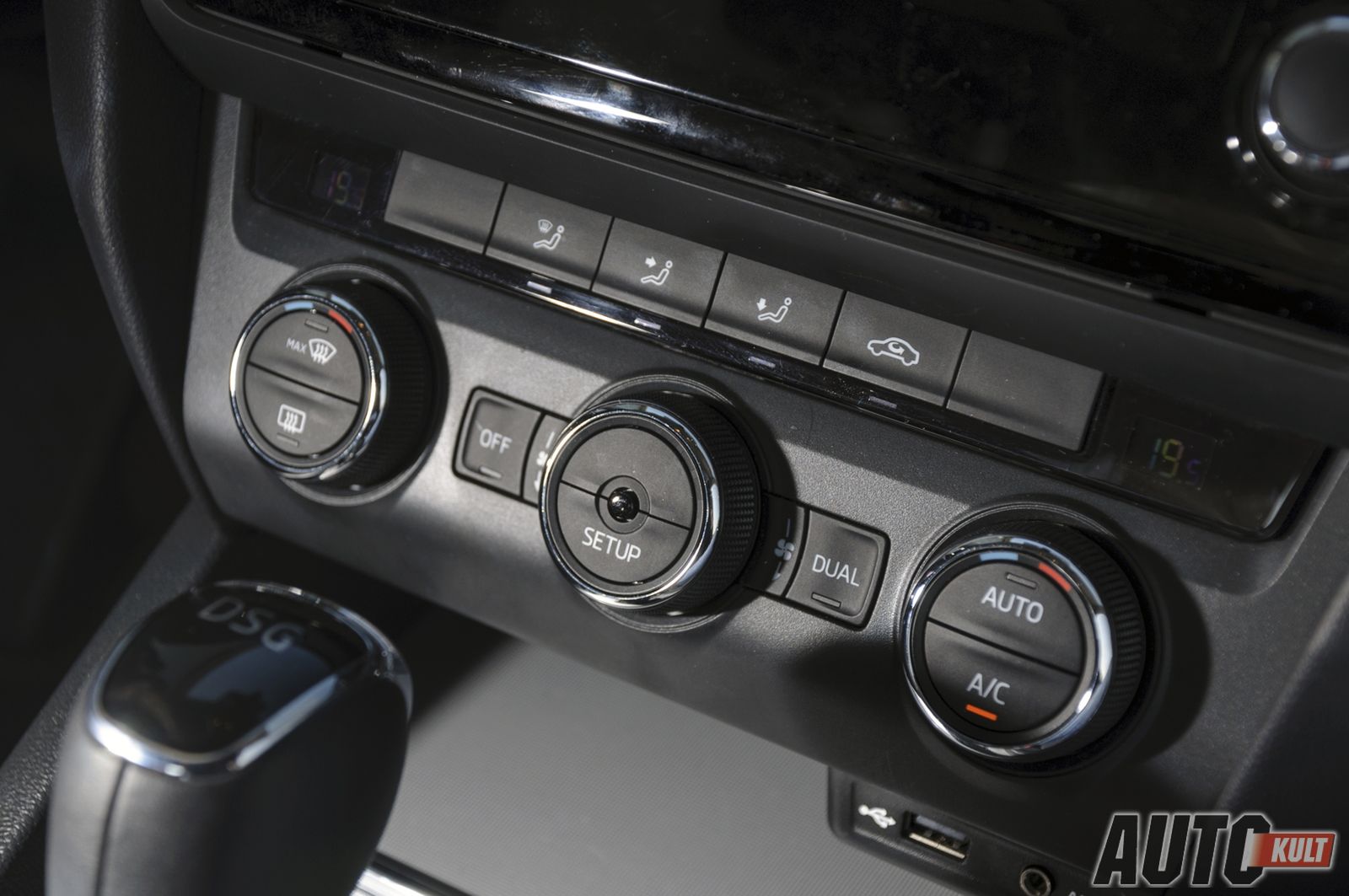 Opel Astra Sedan vs. Renault Fluence vs. Škoda Octavia vs. Toyota Corolla - galeria testowa 43