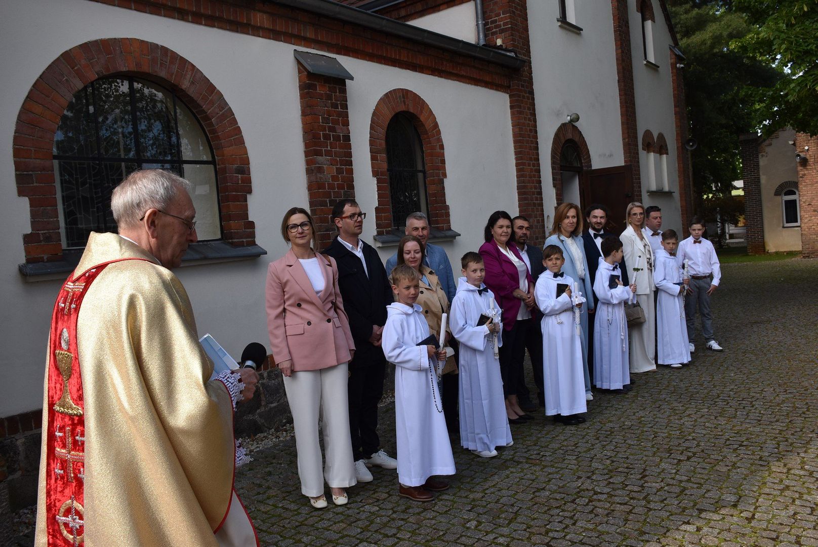 Dzisiejsza komunia była kolejnym pięknym rozdziałem w duchowym życiu parafii.