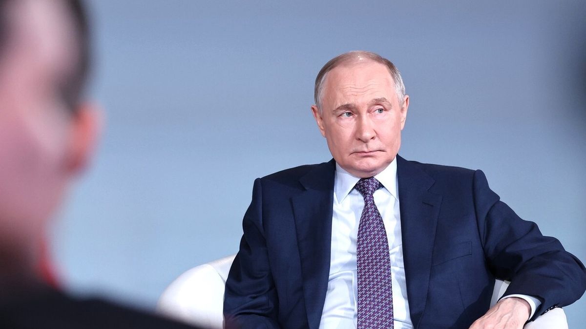 MOSCOW, RUSSIA - APRIL 30: (----EDITORIAL USE ONLY - MANDATORY CREDIT - 'KREMLIN PRESS OFFICE / HANDOUT' - NO MARKETING NO ADVERTISING CAMPAIGNS - DISTRIBUTED AS A SERVICE TO CLIENTS----) Russian President Vladimir Putin attends a meeting with participants of the Znaniye as part of the Pervye educational marathon at the Victory Museum on Poklonnaya Gora in Moscow, Russia, on April 30, 2025. (Photo by Kremlin Press Office/Handout/Anadolu via Getty Images)