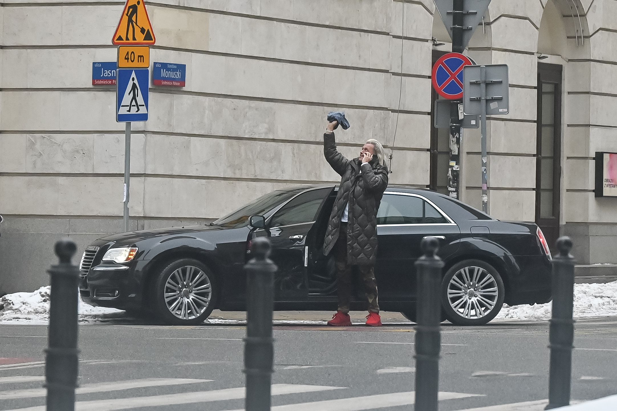 Jarosław Jakimowicz zostawił auto na środku ulicy