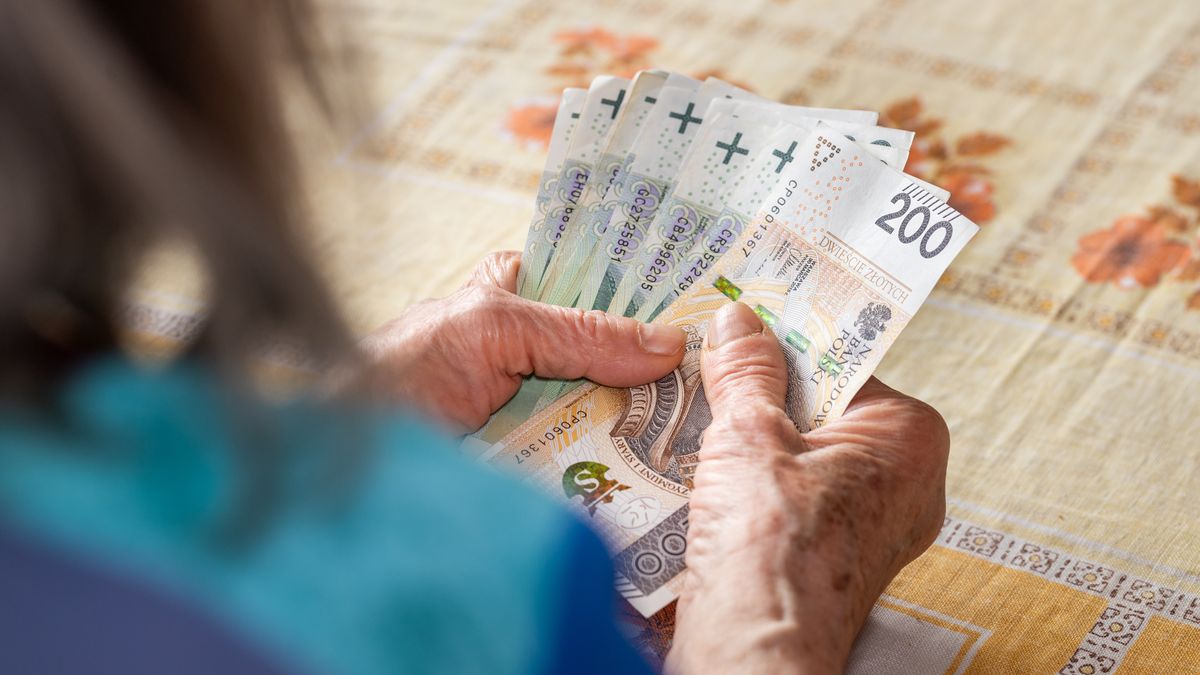 W pierwszym terminie czternastki otrzyma 674,1 tys. osób