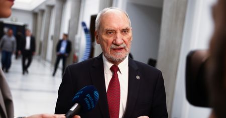 Cios w Macierewicza. Rozsierdził się u Rydzyka
