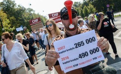 Frankowicze uciekają do złotego? Koniec problemu kredytów walutowych coraz bliżej