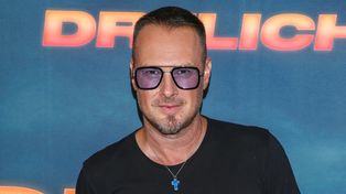 RZADKI WIDOK: Paweł Małaszyński pokazał zdjęcie z ŻONĄ! Odezwał się po ponad 45 dniach w podróży (FOTO)