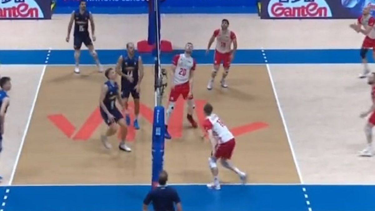 Twitter / Polsat Sport / Reprezentacja Polski w meczu z Włochami