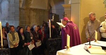 Dantejskie sceny w Hiszpanii. Ludzie modlą się o deszcz w kościołach
