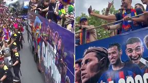 Fani rzucali piłkarzom różne przedmioty. Szaleństwo na paradzie Barcelony