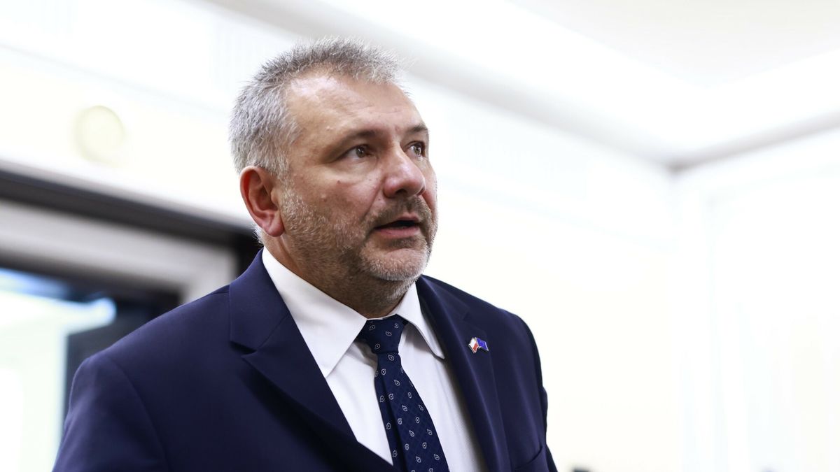 Waldemar Żurek w czasie posiedzenia rządu