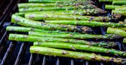 Zaczął się sezon na szparagi. Jak zrobić dobre szparagi z grilla?
