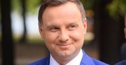 Andrzej Duda odsłonił tablicę pamięci Lecha i Marii Kaczyńskich: "To był dzień wielkiej straty, wielkiego prezydenta!" [WIDEO]
