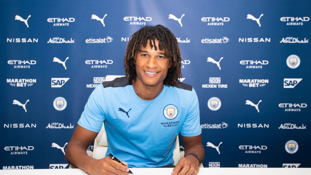 Getty Images / Victoria Haydn/Manchester City FC / Na zdjęciu:  Nathan Ake