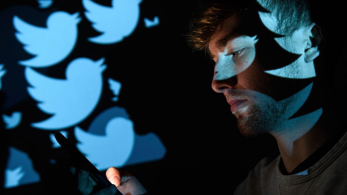 Twitter rozpoczyna walkę z nienawistnymi wpisami o kobietach /fot. GettyImages