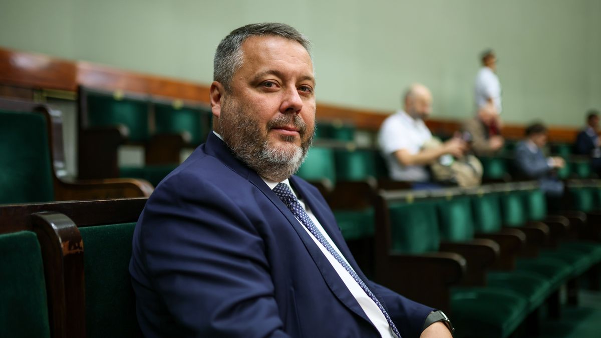 Warszawa, 26.09.2025. Nowo wybrany prezes Urzędu Komunikacji Elektronicznej Przemysław Kuna w Sejmie w Warszawie, 26 bm. w trzecim dniu posiedzenia izby. (sko) PAP/Leszek Szymański