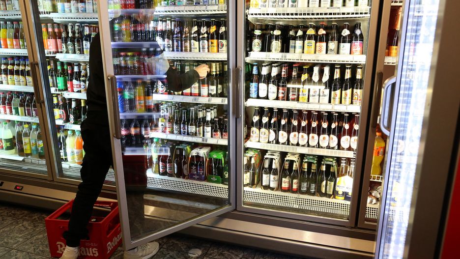 Kryzys piwny w Niemczech. Ceny sięgają zenitu, może nawet zabraknąć butelek 