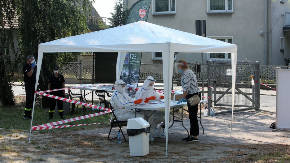 Nowe obostrzenia. Jakie zmiany przyniósł grudzień?