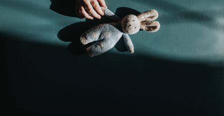 Zadławił się winogronem w żłobku. Jest finał sprawy śmierci 3-latka