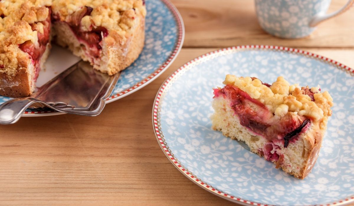 Ciasto ze śliwkami to świetna propozycja na słodki podwieczorek - Pyszności; Fot. Pixabay