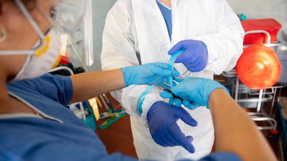 Koronawirus w Warszawie. Zmarła zakażona koronawirusem pielęgniarka