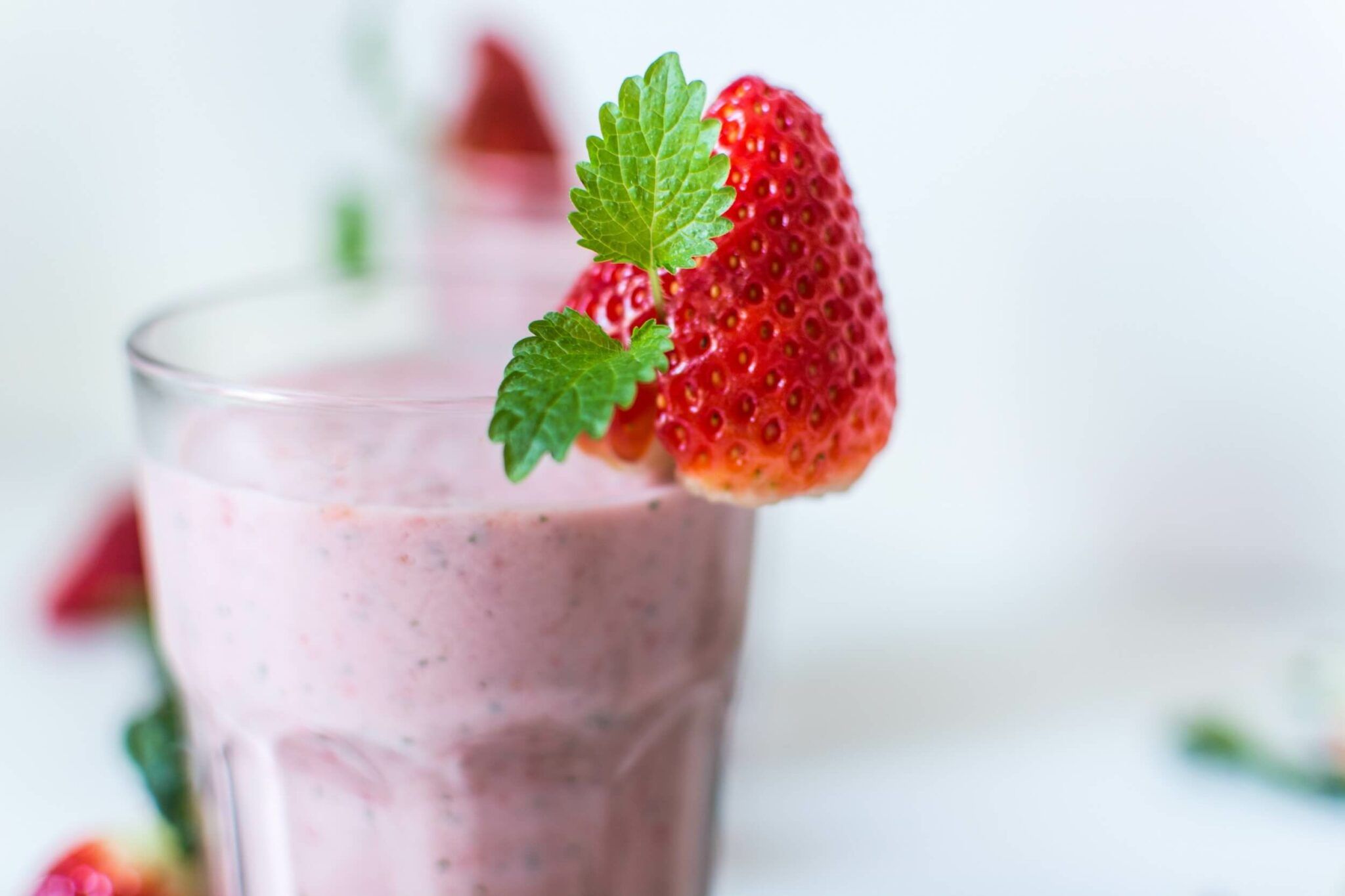 Shake z truskawkami i nasionami chia