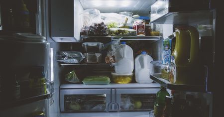 GIS ostrzega przed burgerami z Lidla. "Możliwa obecność plastikowych elementów"