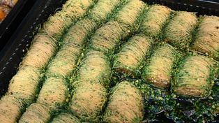 Opanowała polskie jarmarki. Ludzie ustawiają się w kolejkach, by spróbować zagranicznej pyszności