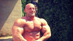 Zagadkowe zdjęcie Burneiki. "Hardkorowy Koksu" wraca do sportów walki?