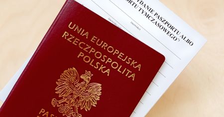 Polacy tłumnie ruszyli po nowe paszporty. Dane za marzec robią wrażenie