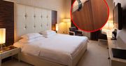 W pokoju hotelowym znalazł przejście. Internauci są przerażeni