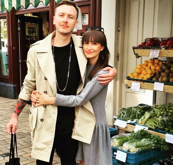 Ewa i Jakub to kochające się polskie małżeństwo, które od kilku lat mieszka w Amsterdamie. 