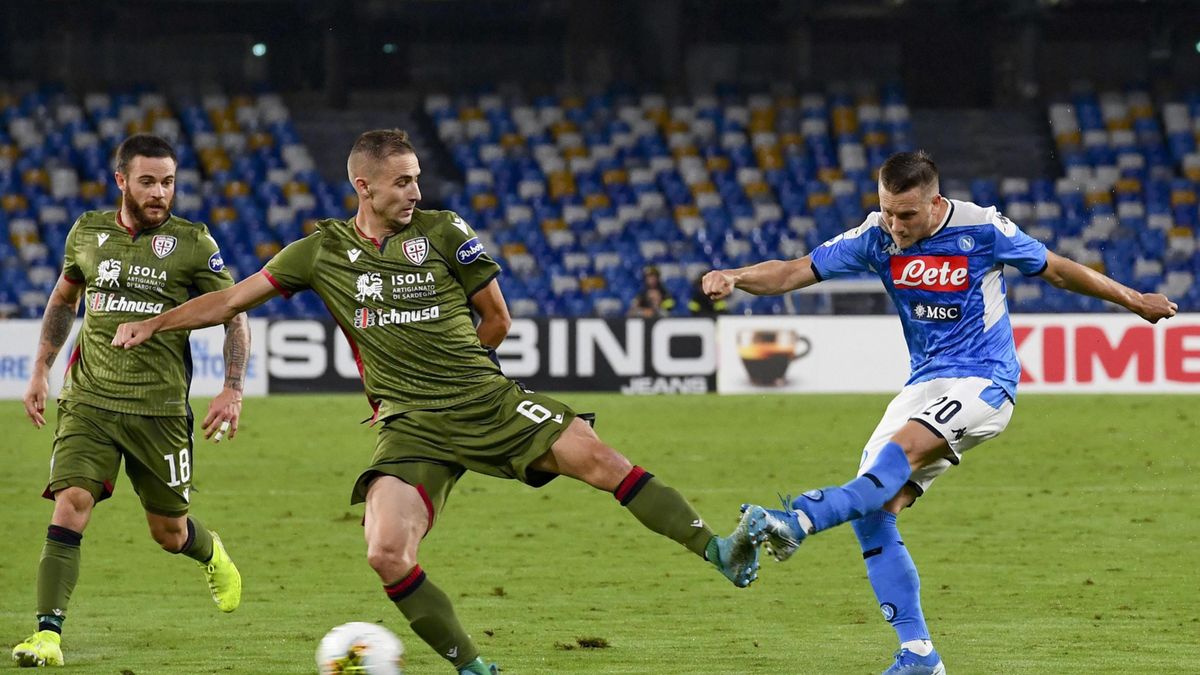 mecz Napoli - Cagliari Strzela Piotr Zieliński