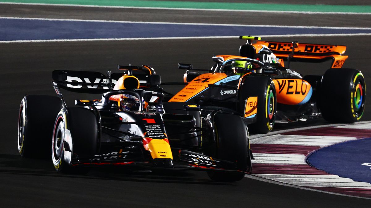 Max Verstappen por delante de Lando Norris