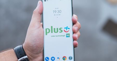 Plus nie uniknął kary. Klienci mogą domagać się zwrotu pieniędzy
