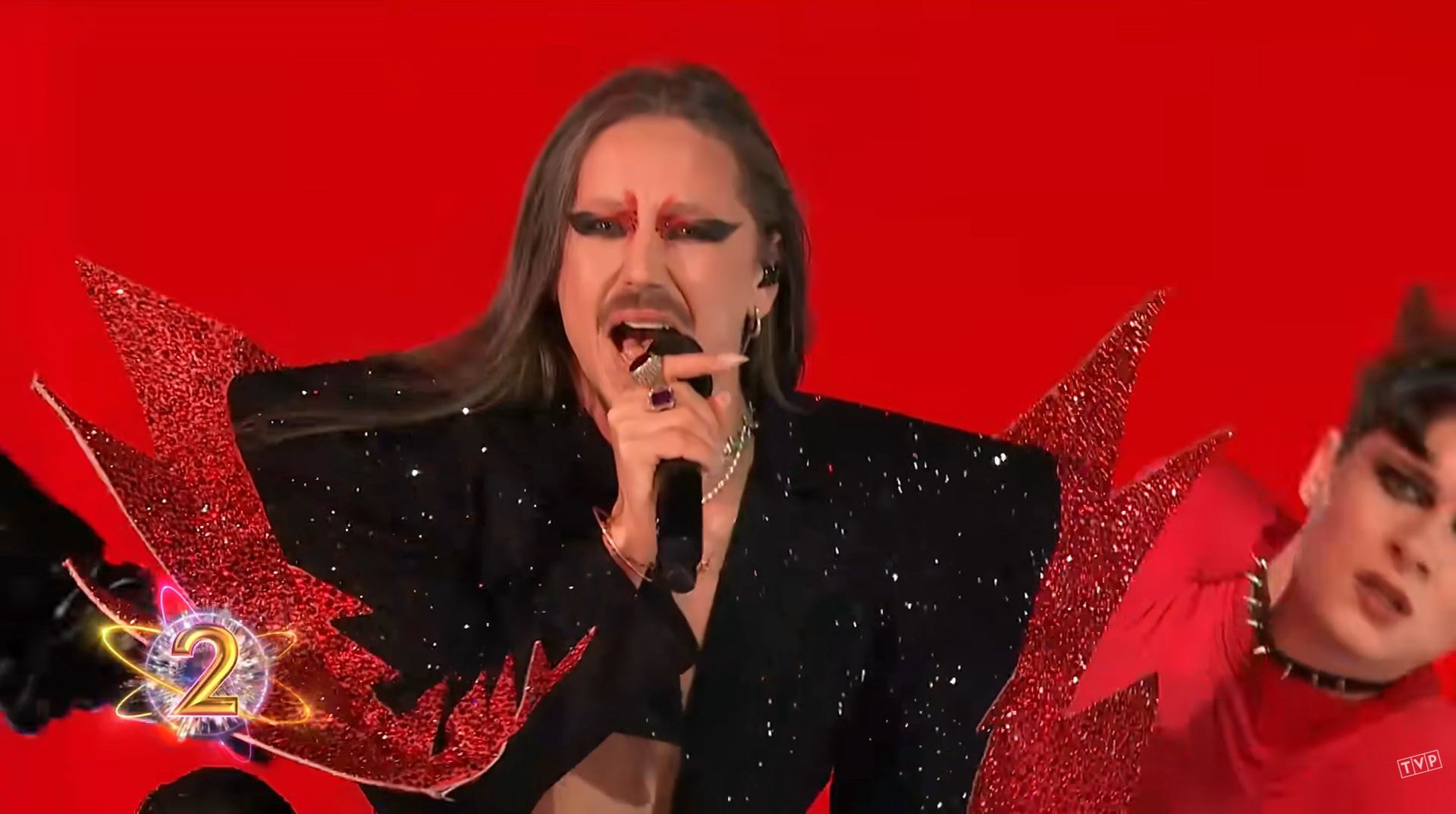 Michał Szpak podczas "Sylwestra z Dwójką"