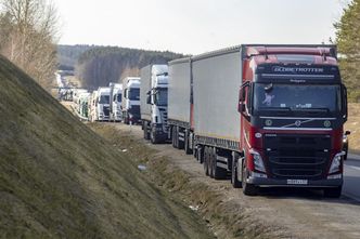Rośnie kolejka tirów na przejściu z Białorusią. Już 34 godziny oczekiwania