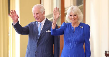 W rodzinie królewskiej już czuć święta. Kartka od Karola III i Camilli może jednak zaskakiwać