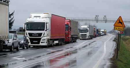 Eksport w tym roku może spaść o ponad 20 mld euro. Od maja powoli odbudowuje się